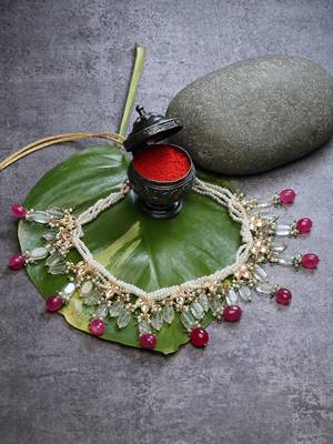 Orchid haar necklace 2