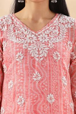 Floral embroidered cotton chikankari straight kurta 5