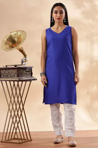 Women floral embroidered cotton chikankari straight kurta