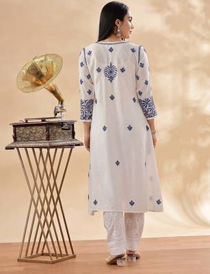 Women paisley embroidered thread work lucknowi chikankari  kurta 2