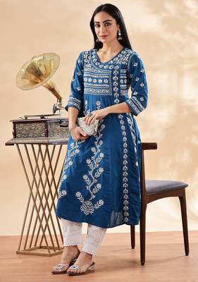 Floral embroidered chikankari kurta 2