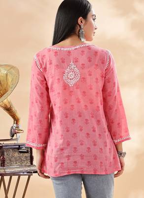 Floral embroidered chikankari pure cotton kurti 2