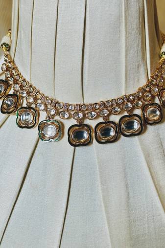 Gold kundan