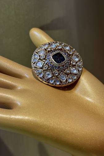 Gold kundan