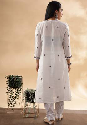 Ethnic embroidered chikankari kurta 2