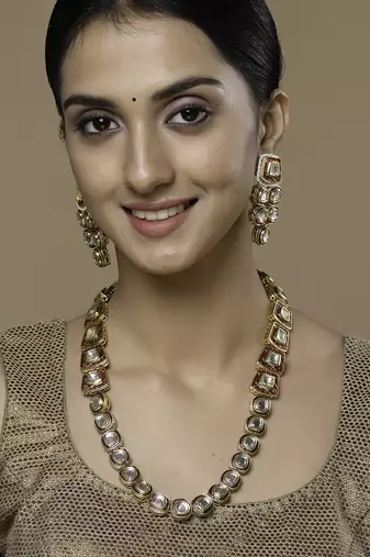 Vermilion veil haar necklace