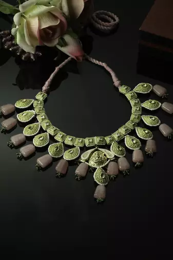 Qadam haar necklace