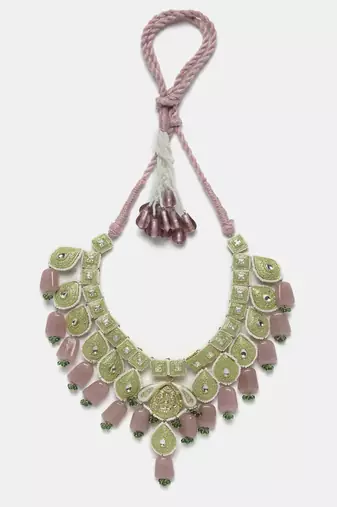 Qadam haar necklace