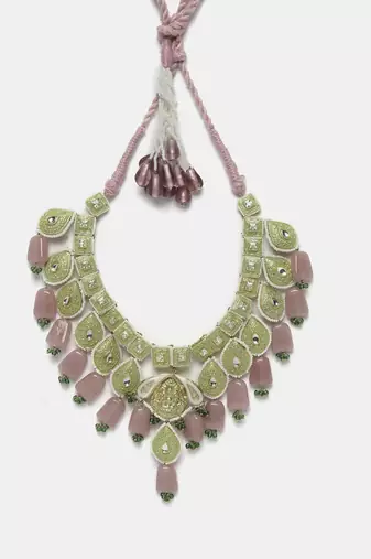 Qadam haar necklace