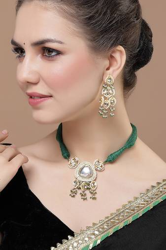 Hedge necklace with earring jewellery set