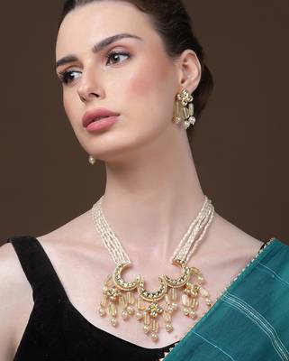 Goldilocks haar with earrings jewellery set 1