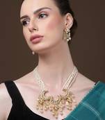 Goldilocks haar with earrings jewellery set