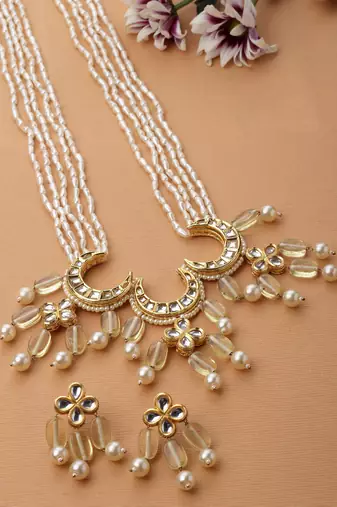 Goldilocks haar with earrings jewellery set