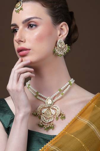 Pastel haar with earrings jewellery set