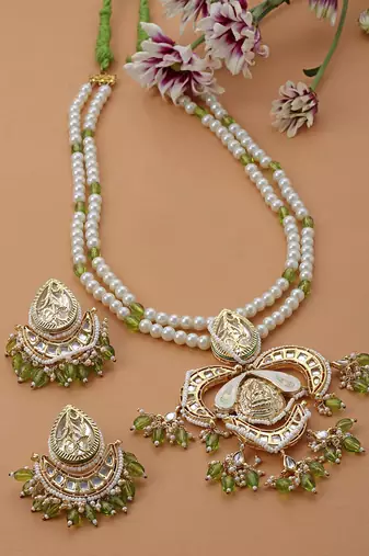 Pastel haar with earrings jewellery set