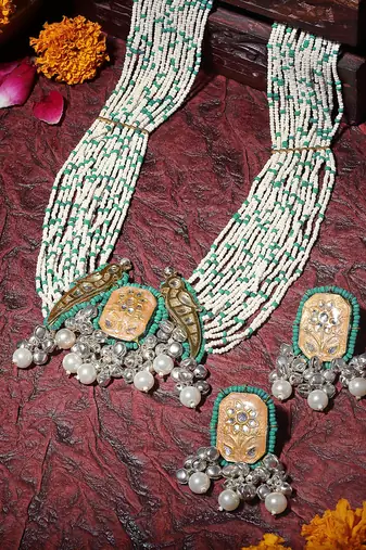 Pistachio haar with earrings jewellery set
