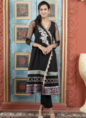 Black embroidered georgette asymmetrical kurta pants 2