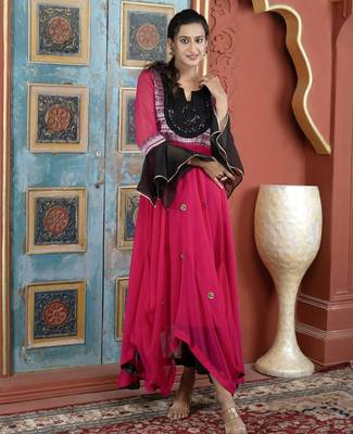Pink embroidered georgette asymmetrical kurta pants 3