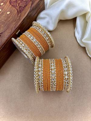 Velvet dot metal bangle set 1
