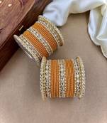 Velvet dot metal bangle set