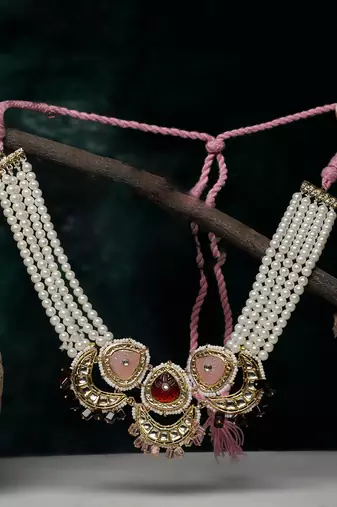 Chamak-e-gulabi haar
