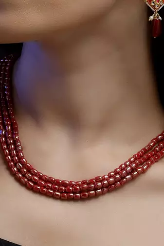 Nazakat-e-surkh layered necklace