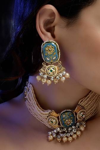 Aftaab-e-zar haar with earrings