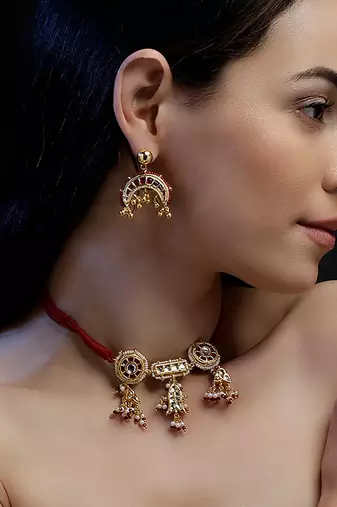 Gul-e-surkh haar with earrings