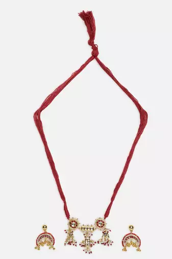 Gul-e-surkh haar with earrings