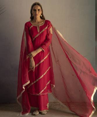 Red embroidered georgette kurta set 1