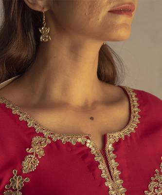Red embroidered georgette kurta set 4