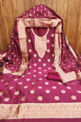 Women's magenta woven simmer silk dress material