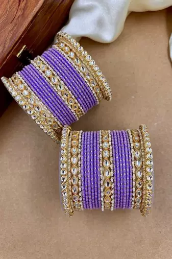 Velvet dot metal bangle set