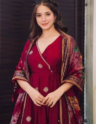 Gorgeous Women's Embroidery Chanderi Fabric Flared Kurta, Palazzo and Dupatta Set 2