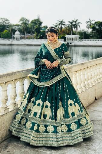 GREEN HEAVY CHINON SILK EMBROIDERY PARTY WEAR LEHENGAS CHOLI