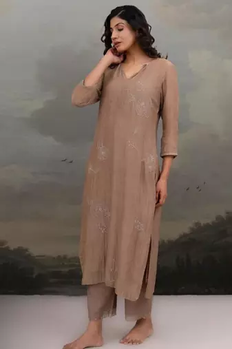 Chiku rose applique kurta set