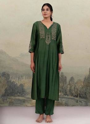 Bottle green kasab buta kurta set 2