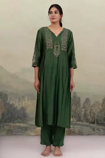 Bottle green kasab buta kurta set