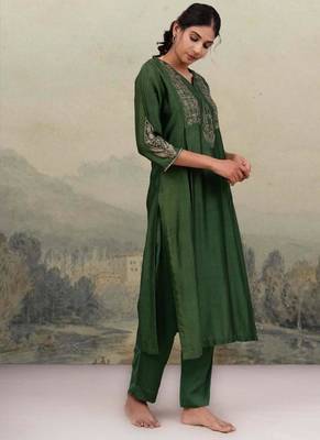 Bottle green kasab buta kurta set 4
