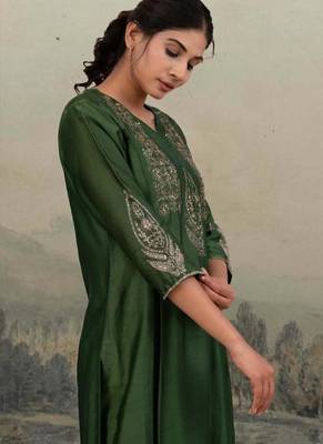 Bottle green kasab buta kurta set 5