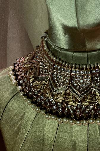 Gold kundan