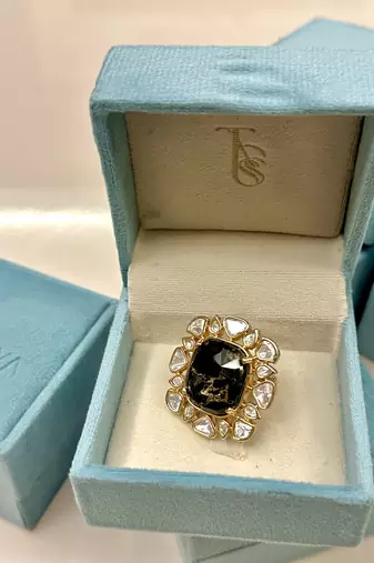 Gold kundan
