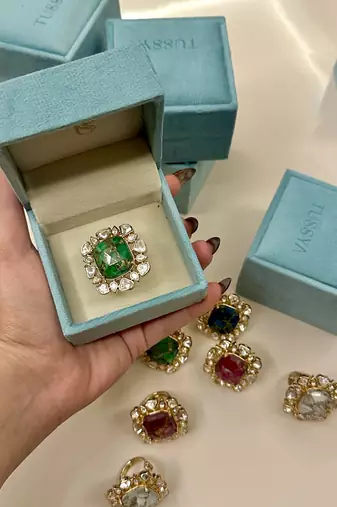 Gold kundan