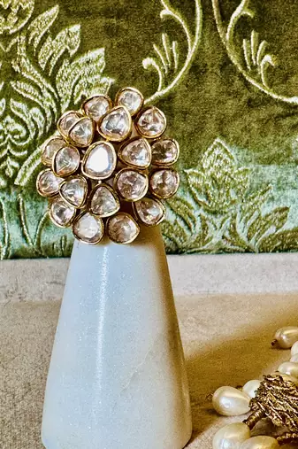Gold kundan