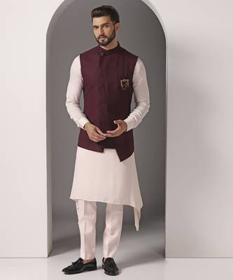 Pink plain cotton kurta set with maroon jacket 1