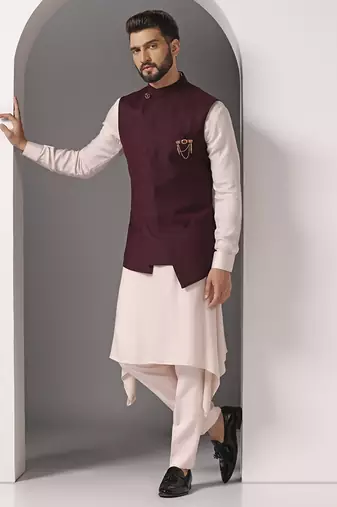Pink plain cotton kurta set with maroon jacket