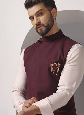 Pink plain cotton kurta set with maroon jacket 4