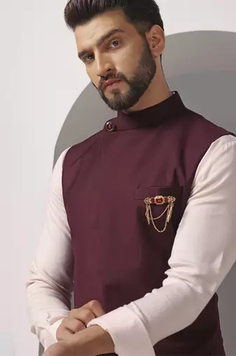 Pink plain cotton kurta set with maroon jacket