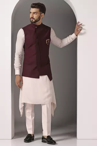 Pink plain cotton kurta set with maroon jacket