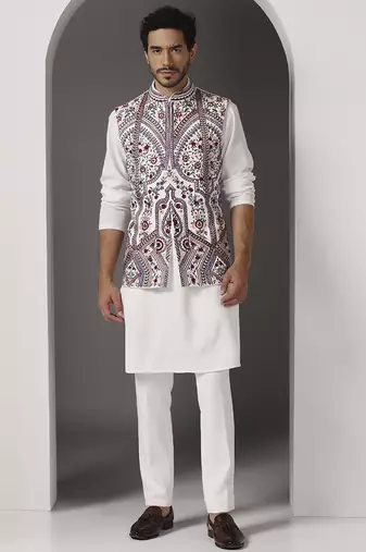 Ivory embroidered crepe kurta set with ivory embroidered jacket